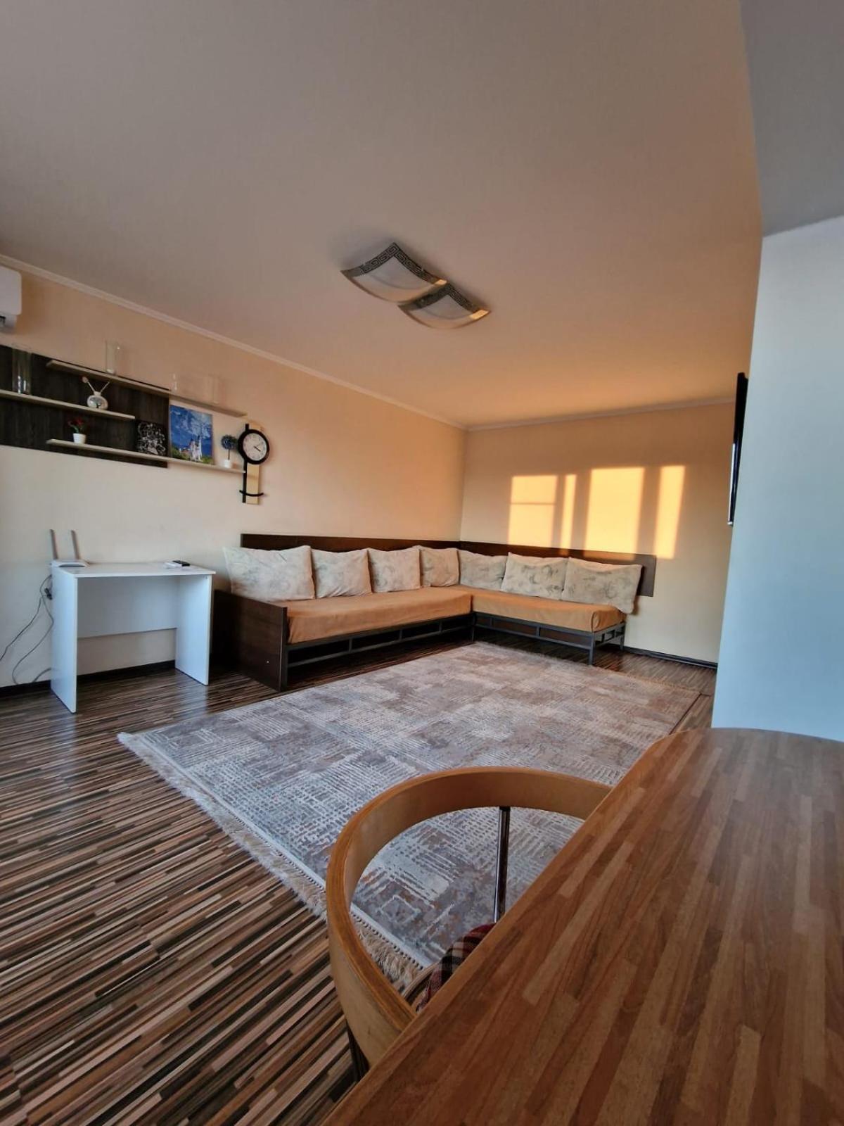 Apartment On Republic Square Ust-Kamenogorsk Ngoại thất bức ảnh
