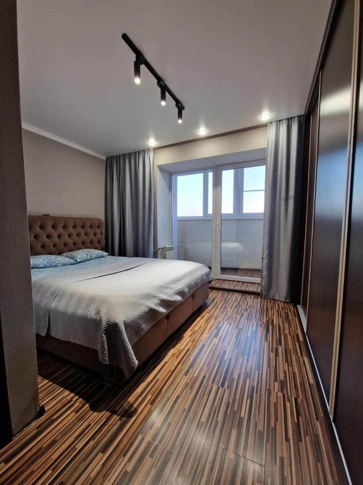 Apartment On Republic Square Ust-Kamenogorsk Ngoại thất bức ảnh